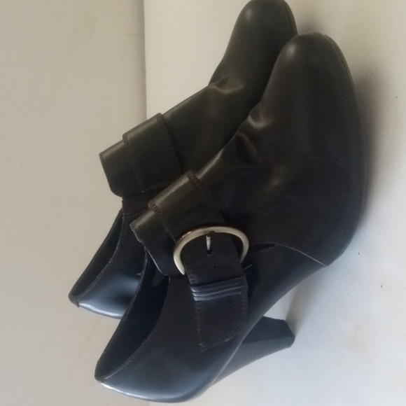 Bass Shoes - Women's Bass Dark Brown Ankle Boots Size 8 1/2M